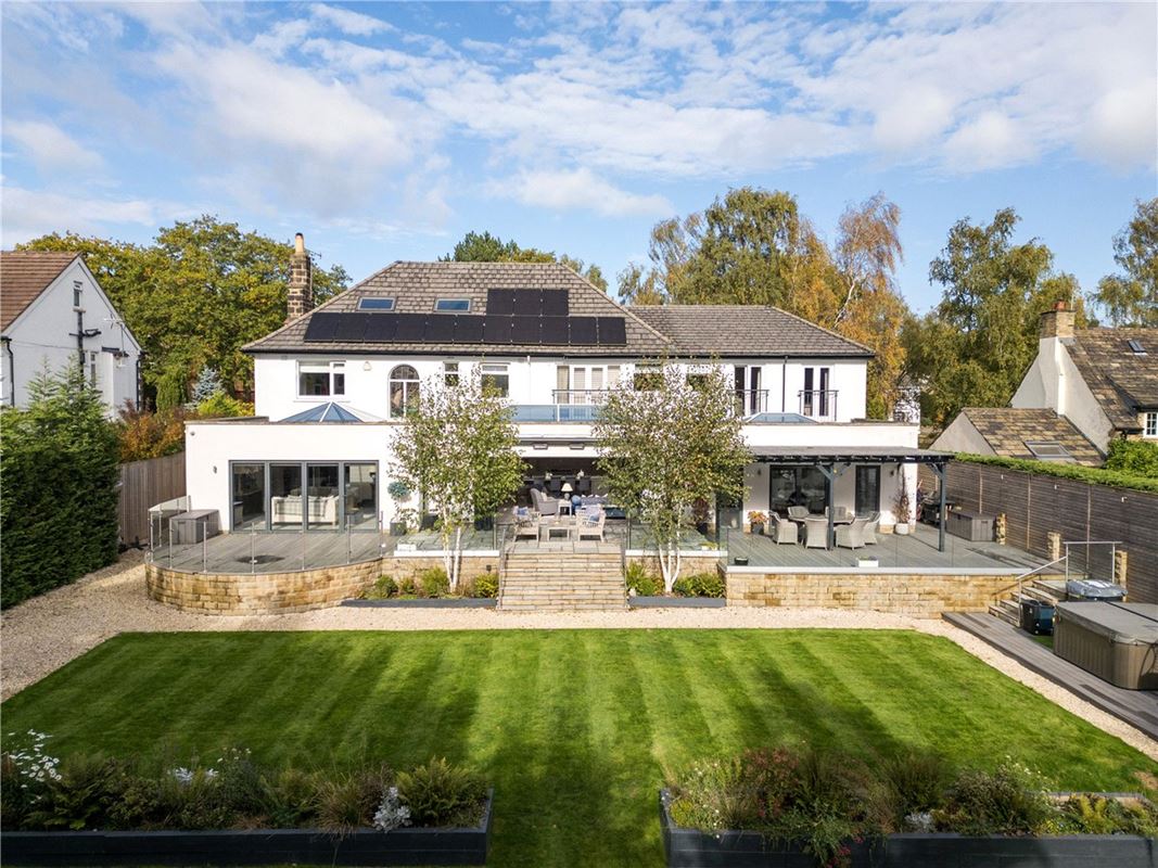 6 bedroom house, 8 Foxhill Avenue, Weetwood LS16 - Available