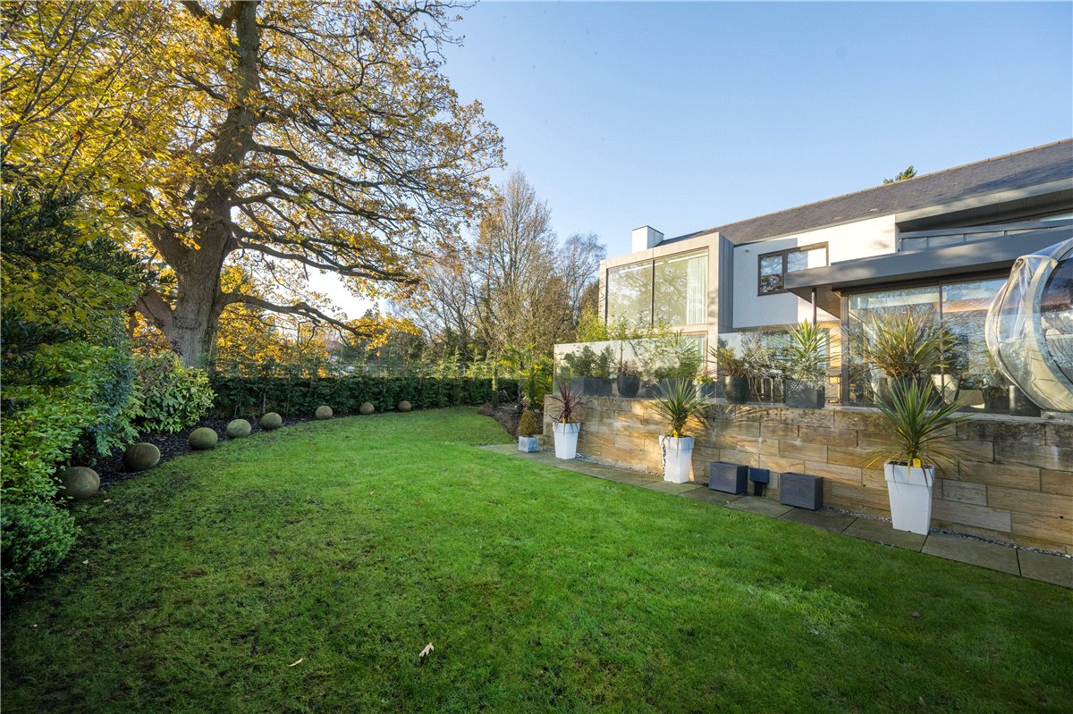 4 bedroom house, Rossett Green Lane, Harrogate HG2 - Available