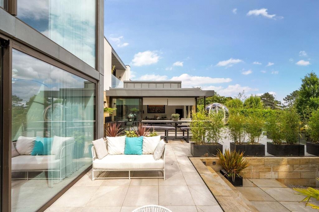 4 bedroom house, Rossett Green Lane, Harrogate HG2 - Available