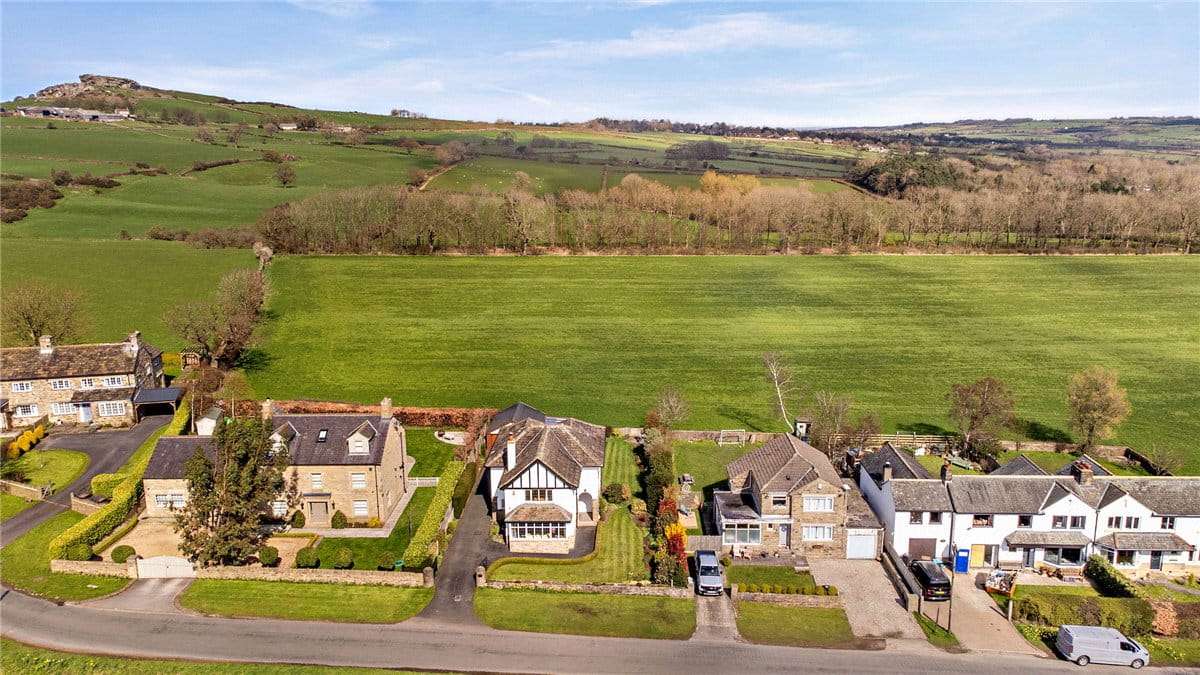 4 bedroom house, Merrybank Lane, Huby LS17 - Available