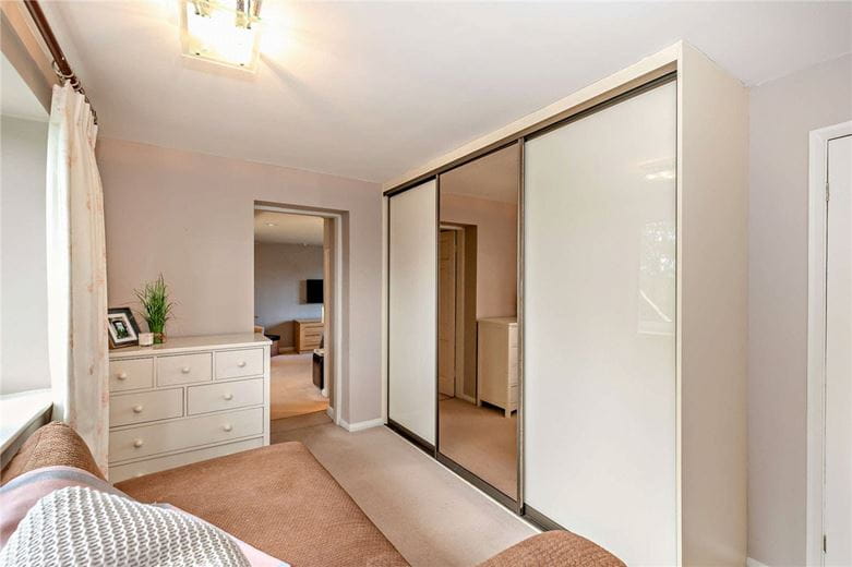 4 bedroom house, Manor Garth, Ledsham LS25 - Available