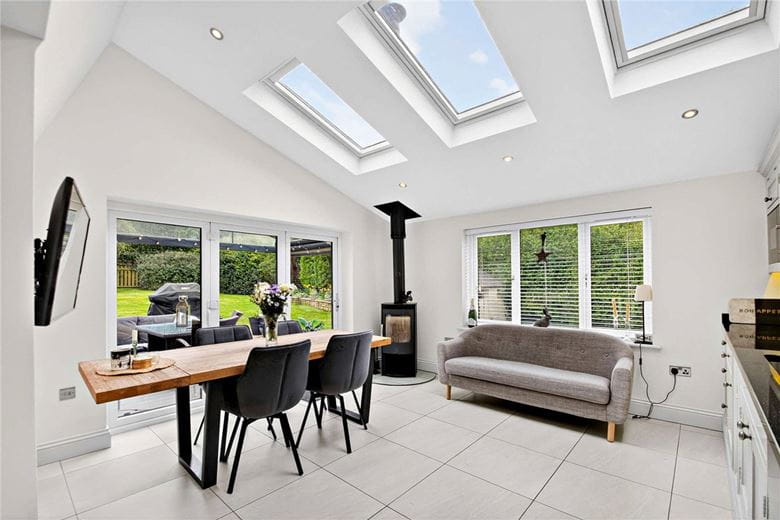 5 bedroom house, Maple Gardens, Bardsey LS17 - Available