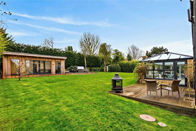 5 bedroom house, Maple Gardens, Bardsey LS17 - Available