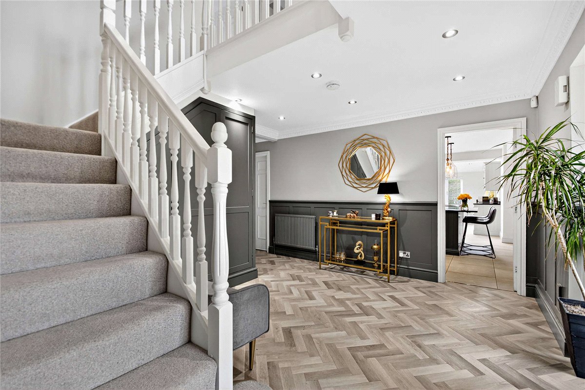 5 bedroom house, Maple Gardens, Bardsey LS17 - Available