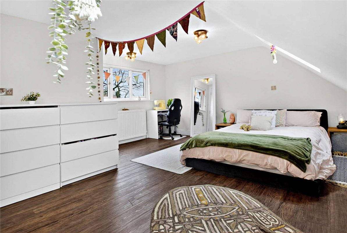 5 bedroom house, Maple Gardens, Bardsey LS17 - Available