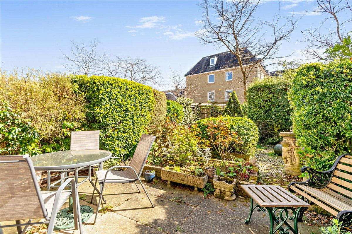 4 bedroom house, Queens Gate, Harrogate HG1 - Available