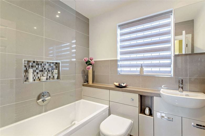 4 bedroom house, Sedgegarth, Thorner LS14 - Available