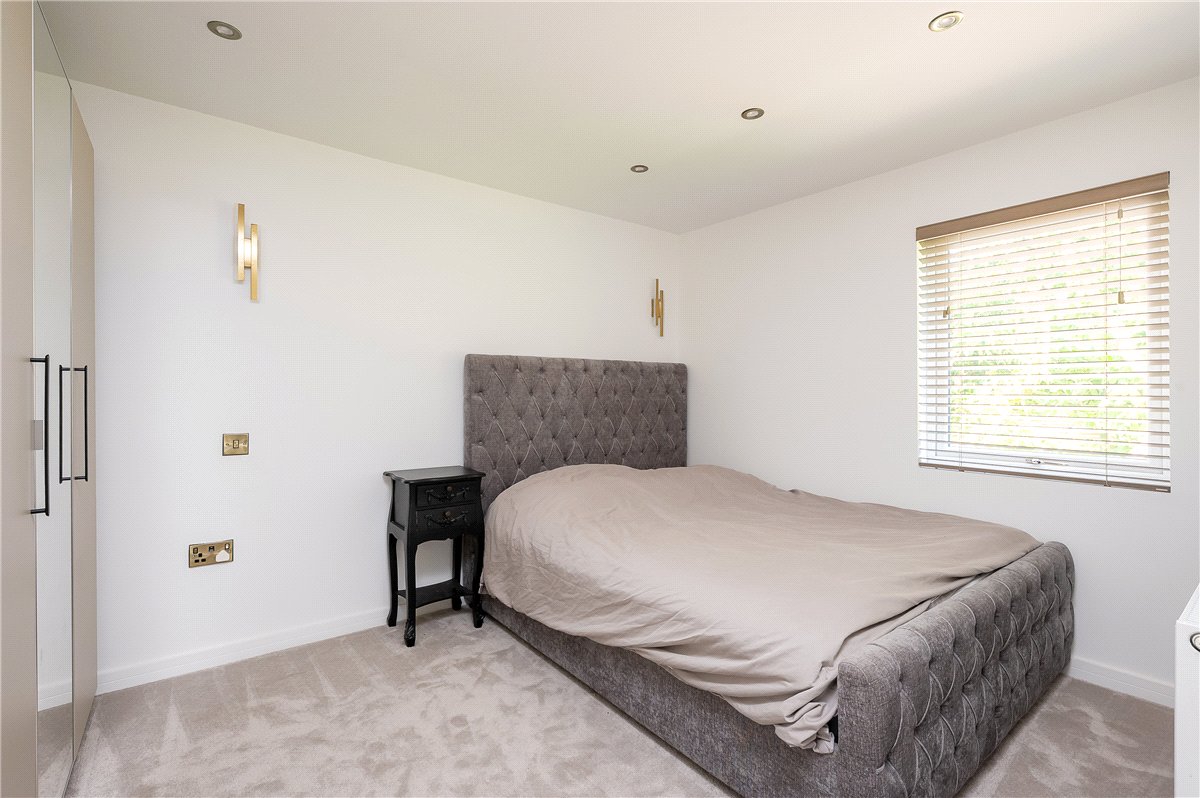 4 bedroom bungalow, Heather Vale, Scarcroft LS14 - Available