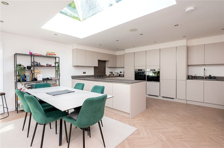 4 bedroom bungalow, Heather Vale, Scarcroft LS14 - Available