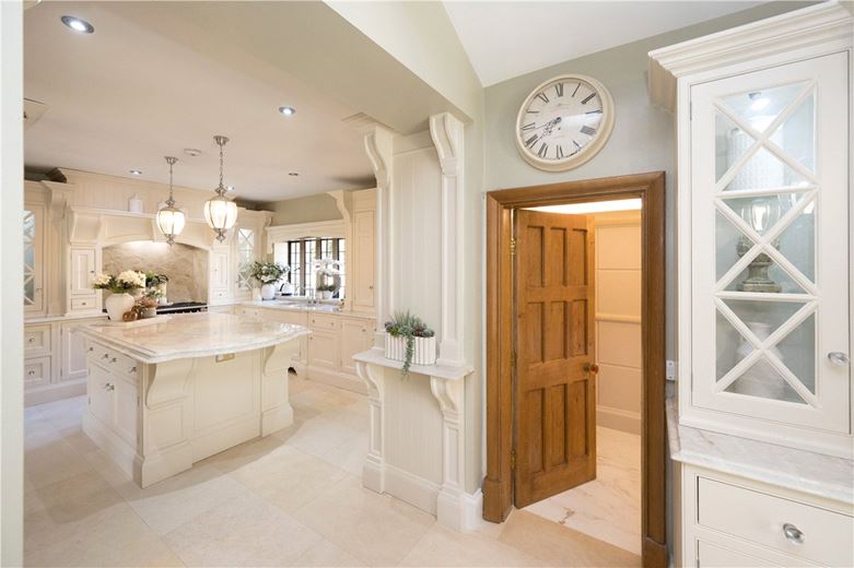 4 bedroom house, Keeper Lane, Tong BD4 - Available