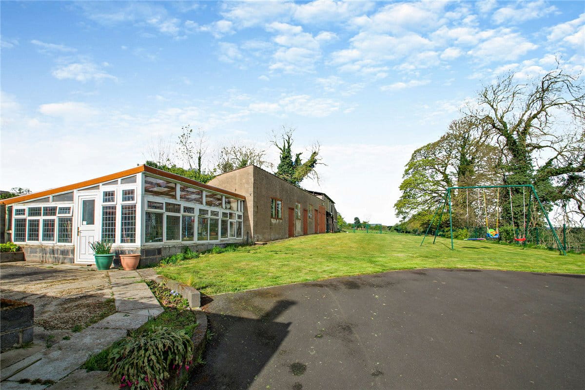 8 bedroom house, Cragtops, Pinfold Lane WF8 - Available