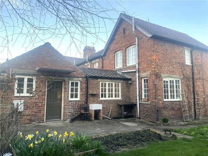 2 bedroom house, Duncombe Terrace, Kirkbymoorside YO62