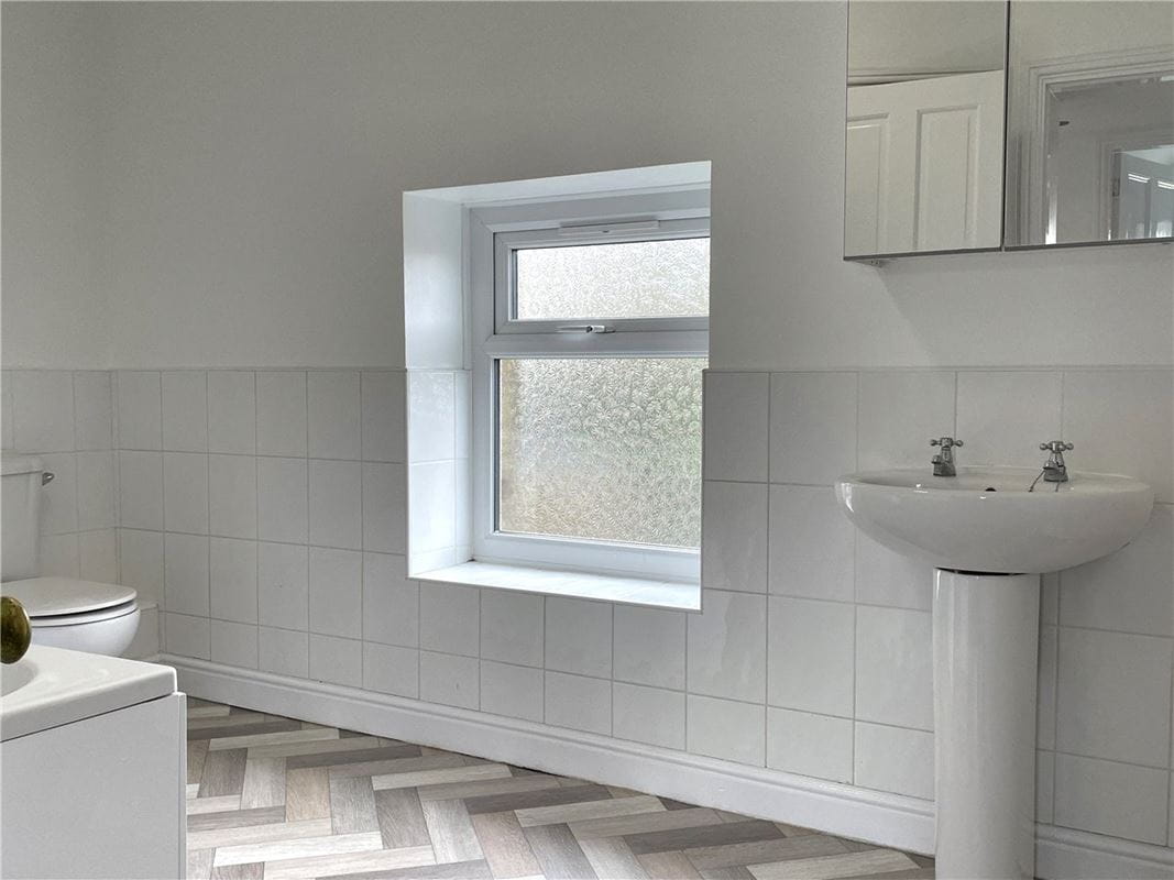 2 bedroom house, Church Street, Emley HD8