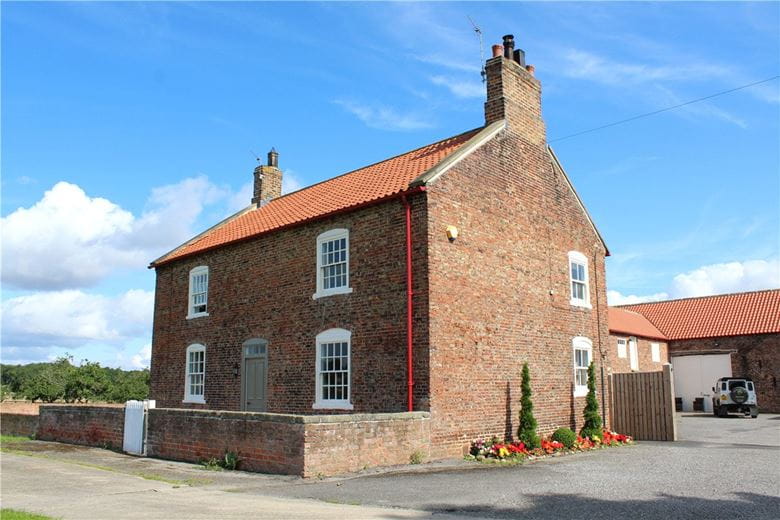 5 bedroom house, Oatlands Farm, Walshford LS22