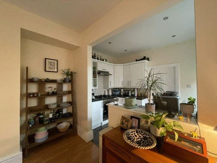 1 bedroom flat, Flat 1, 14 St Georges Road HG2