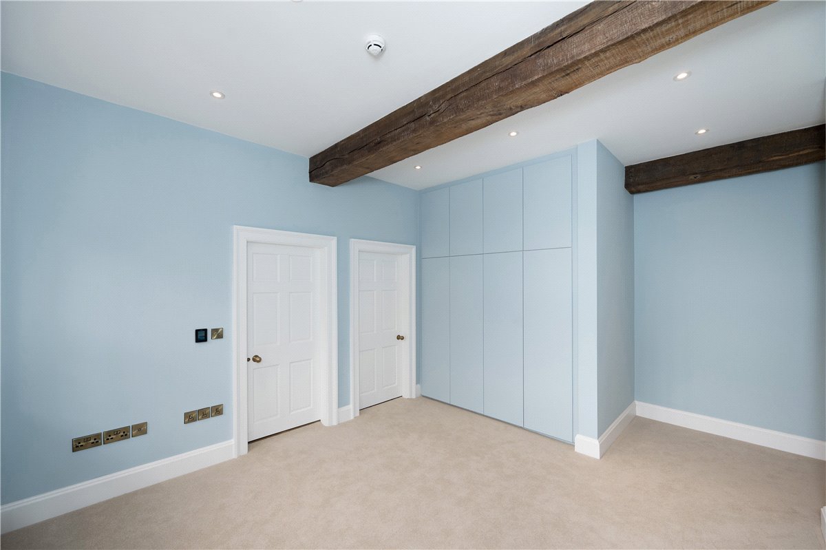 2 bedroom flat, Shrewsbury, Ledston Hall, Back Newton Lane WF10