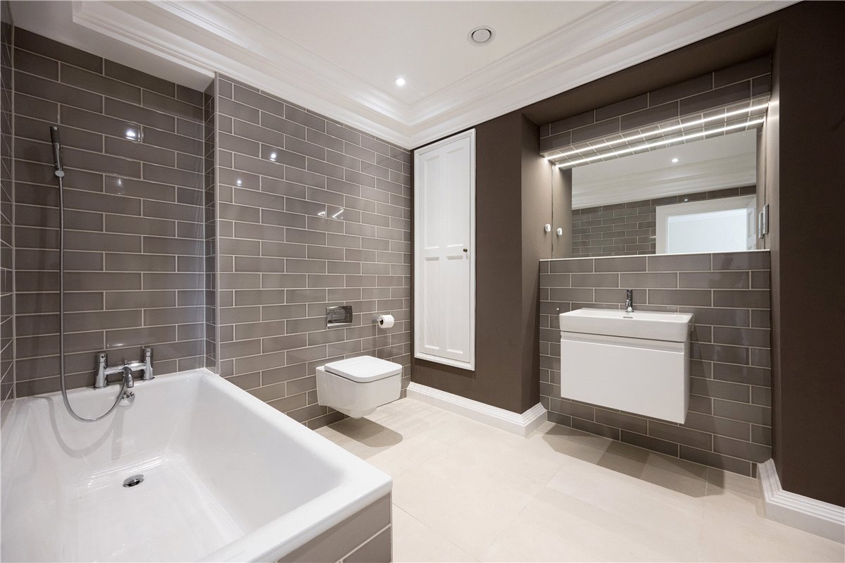 2 bedroom flat, Shrewsbury, Ledston Hall, Back Newton Lane WF10