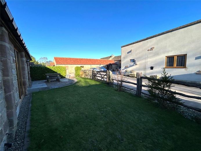 2 bedroom cottage, Thistle Hill, Knaresborough HG5