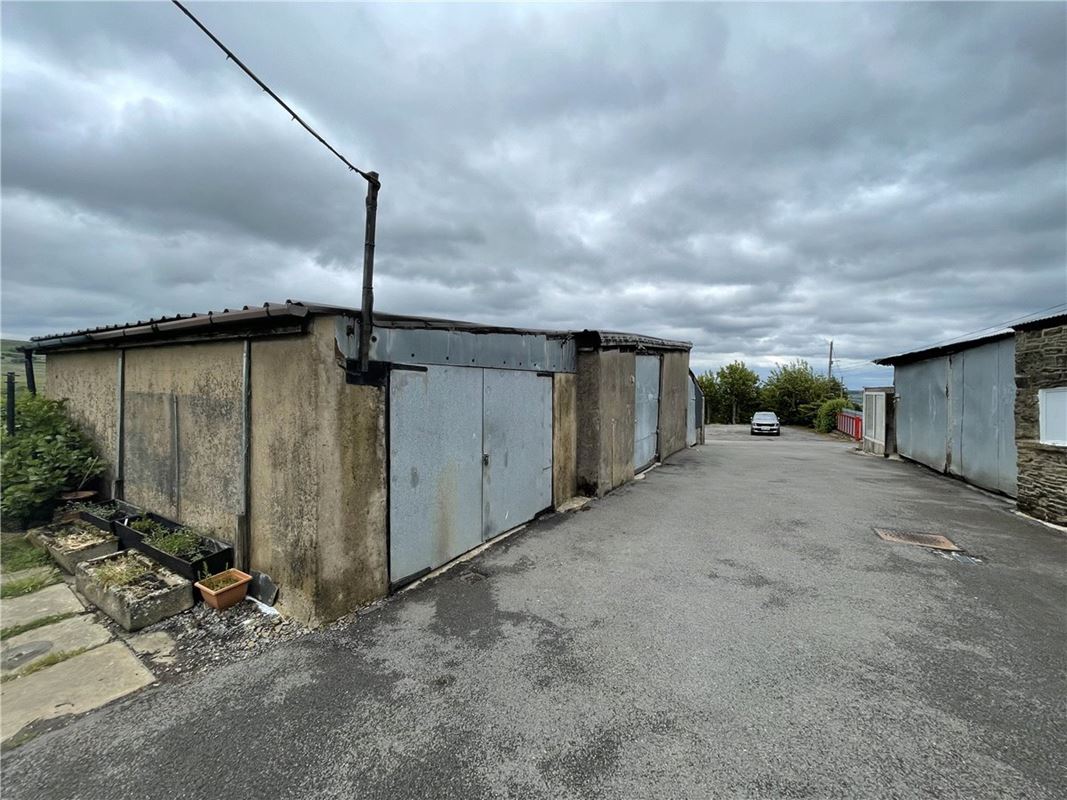  Farm, 1 Copside, Huddersfield HD7 - Available