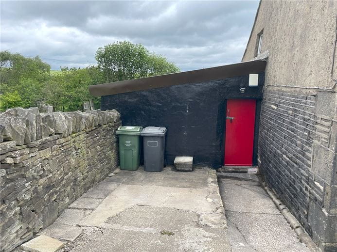  bedroom cottage, Slaithwaite, Huddersfield HD7 - Available
