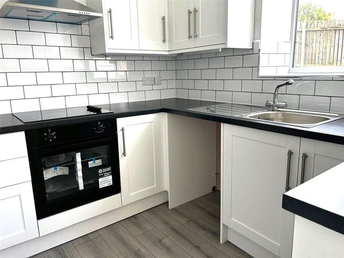 2 bedroom house, Ouzelwell Hall Farm Cottage, Ouzelwell Lane WF12 - Available