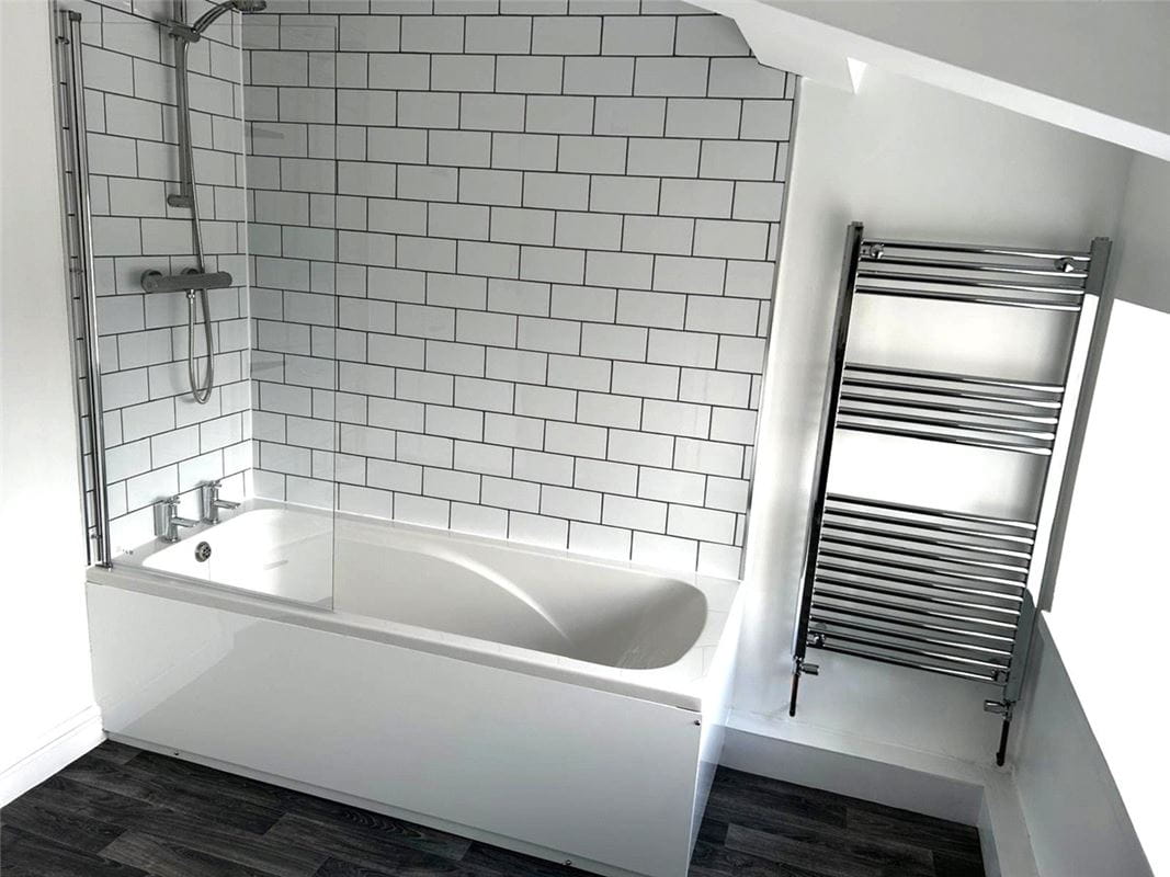 2 bedroom house, Ouzelwell Hall Farm Cottage, Ouzelwell Lane WF12 - Available