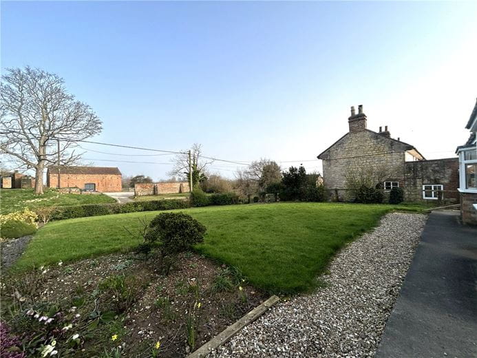 2 bedroom bungalow, Hunsingore, Wetherby LS22 - Available