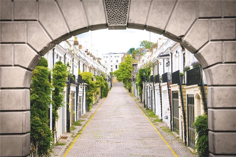House for sale in Holland Park, Holland Park Mews, W11 Holland Park