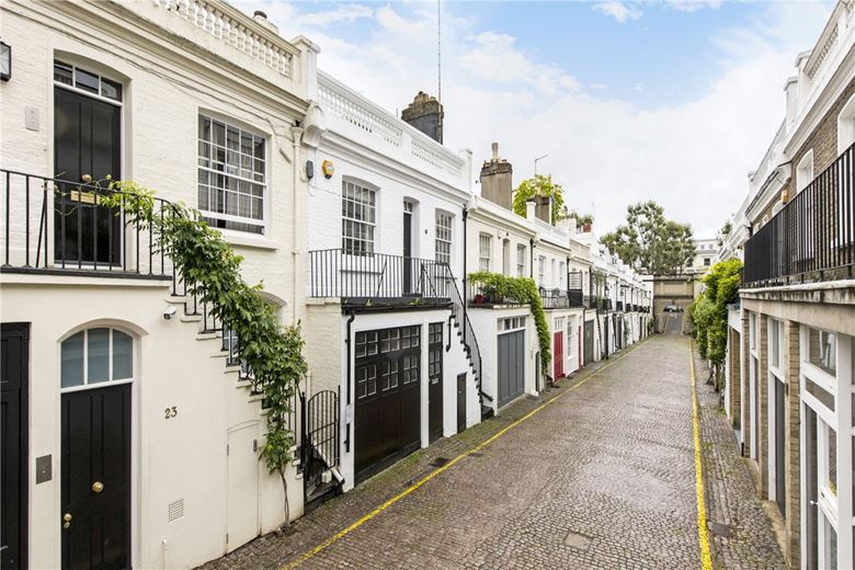 House for sale in Holland Park, Holland Park Mews, W11 Holland Park