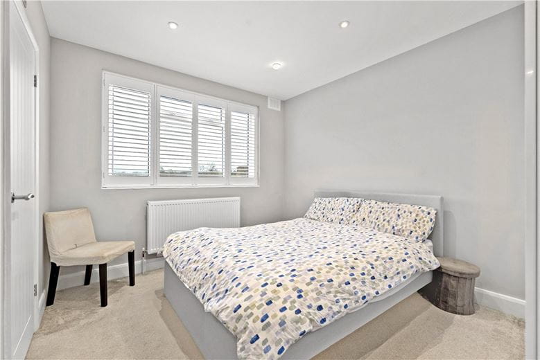 1 bedroom flat, Brewster Gardens, London W10 - Available
