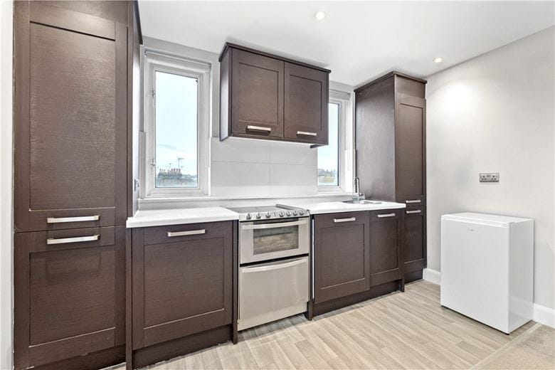 1 bedroom flat, Brewster Gardens, London W10 - Available