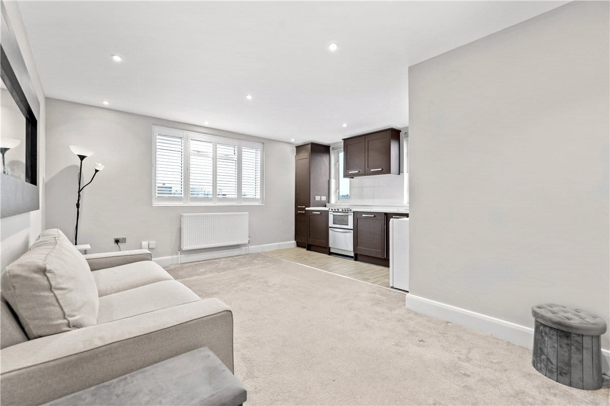 1 bedroom flat, Brewster Gardens, London W10 - Available