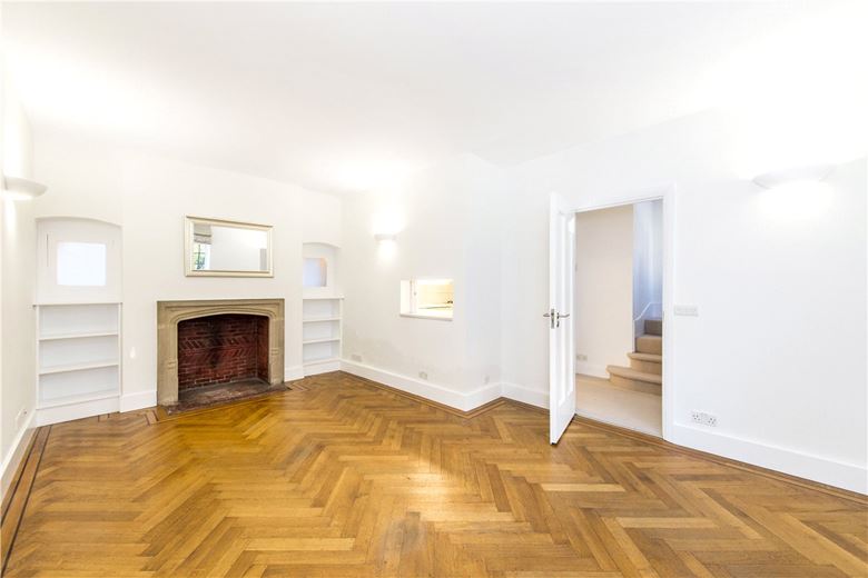 2 bedroom house, Thurloe Close, South Kensington SW7 - Available