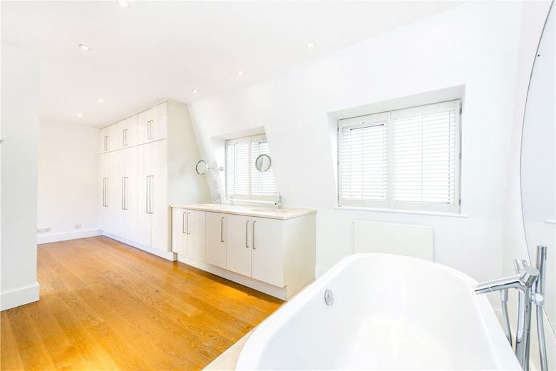 2 bedroom house, Thurloe Close, South Kensington SW7 - Available