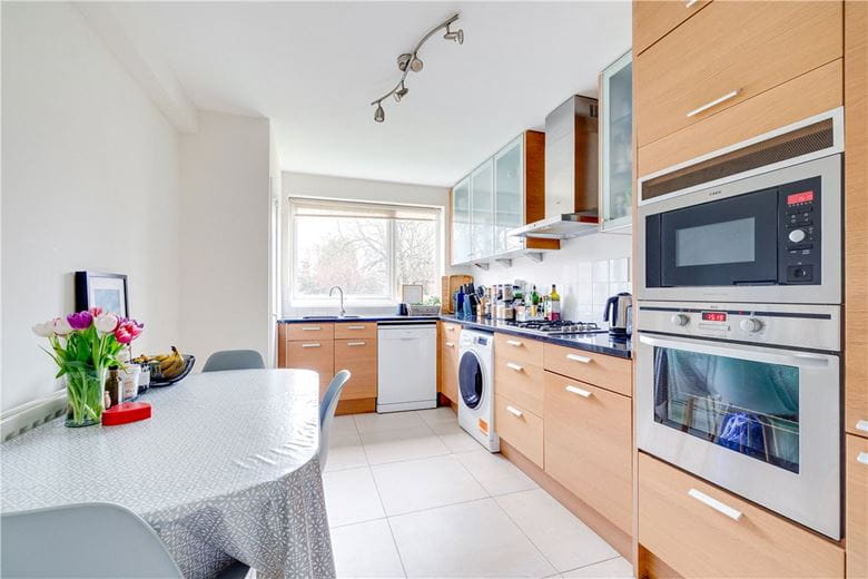 3 bedroom flat, Melbury Road, Holland Park W14