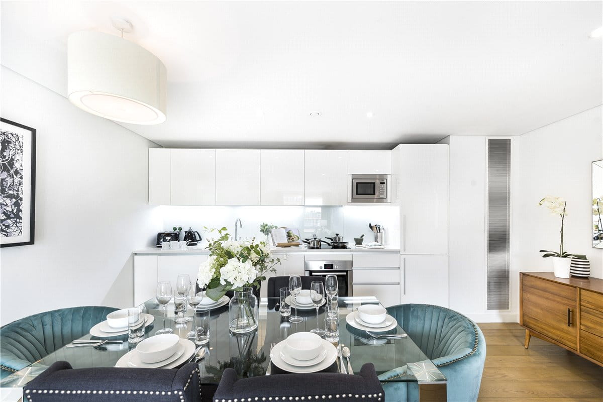 3 bedroom flat, Merchant Square East, London W2 - Available