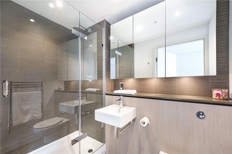 3 bedroom flat, Merchant Square East, London W2 - Available