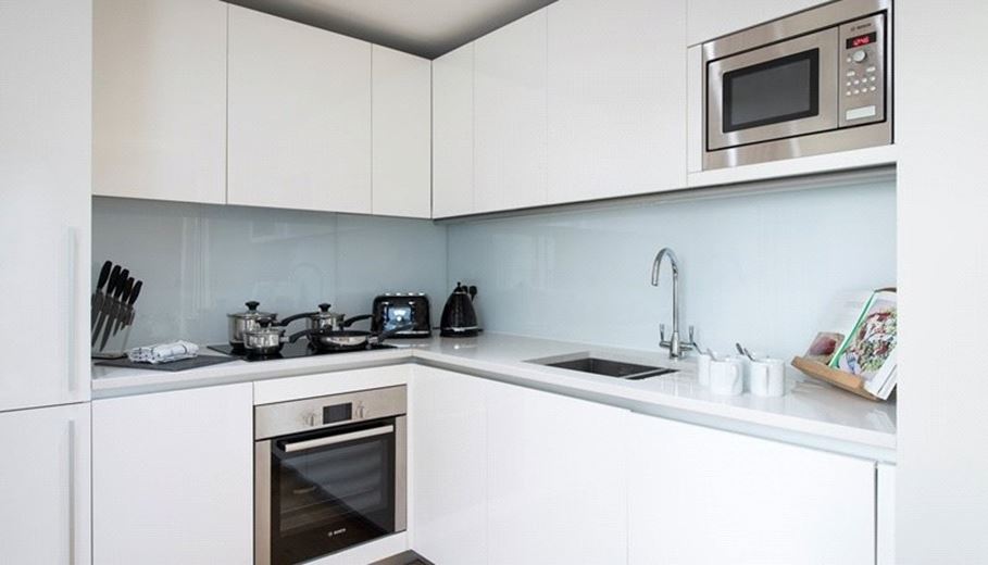 3 bedroom flat, Merchant Square East, London W2 - Available