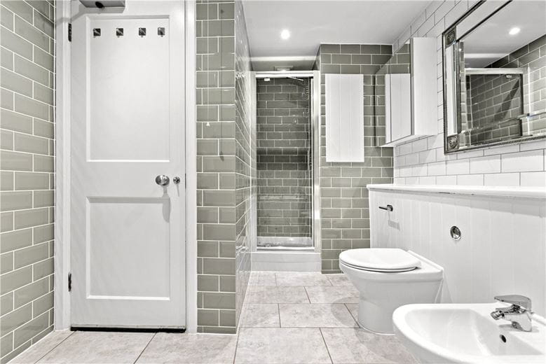 3 bedroom flat, Porchester Gate, Bayswater Road W2 - Available