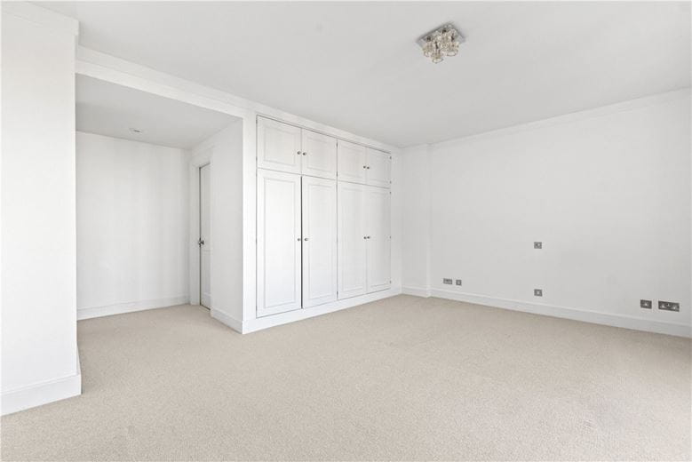 3 bedroom flat, Porchester Gate, Bayswater Road W2 - Available