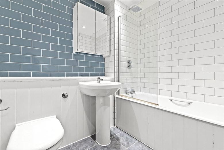 3 bedroom flat, Porchester Gate, Bayswater Road W2 - Available