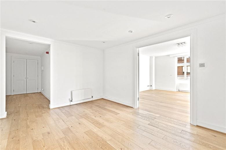 3 bedroom flat, Porchester Gate, Bayswater Road W2 - Available