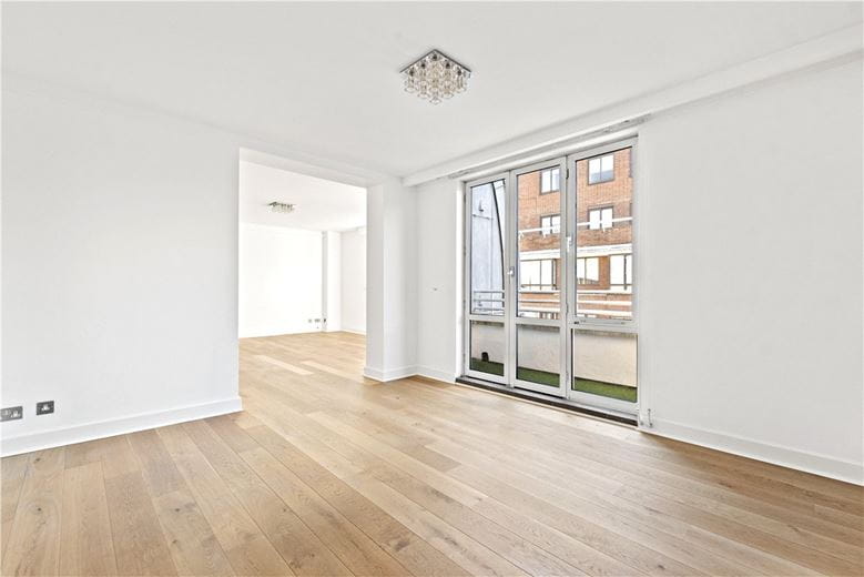 3 bedroom flat, Porchester Gate, Bayswater Road W2 - Available