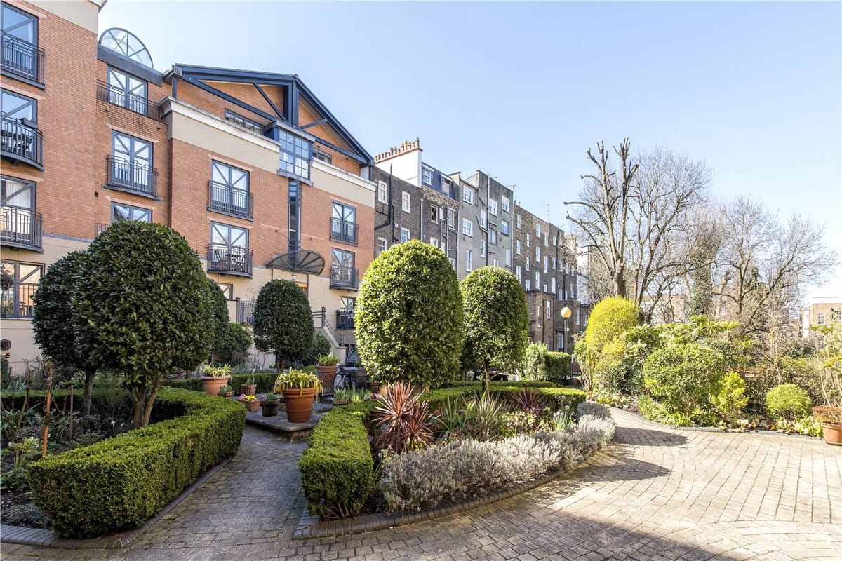 2 bedroom flat, Artesian Road, Bayswater W2