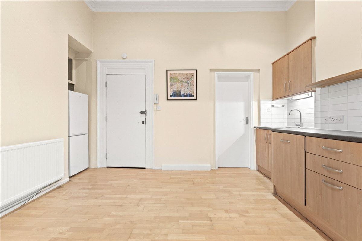 1 bedroom flat, Royal Crescent, Holland Park W11 - Available