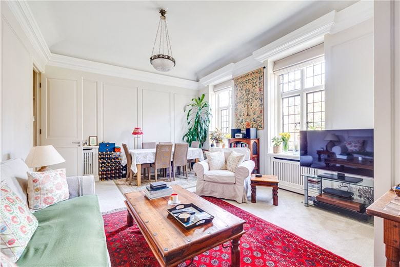 2 bedroom flat, Melbury Road, London W14 - Available