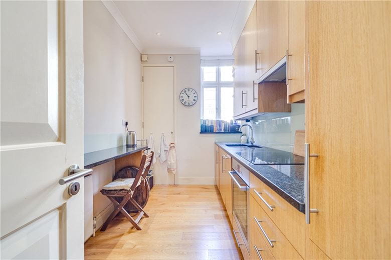 2 bedroom flat, Melbury Road, London W14 - Available