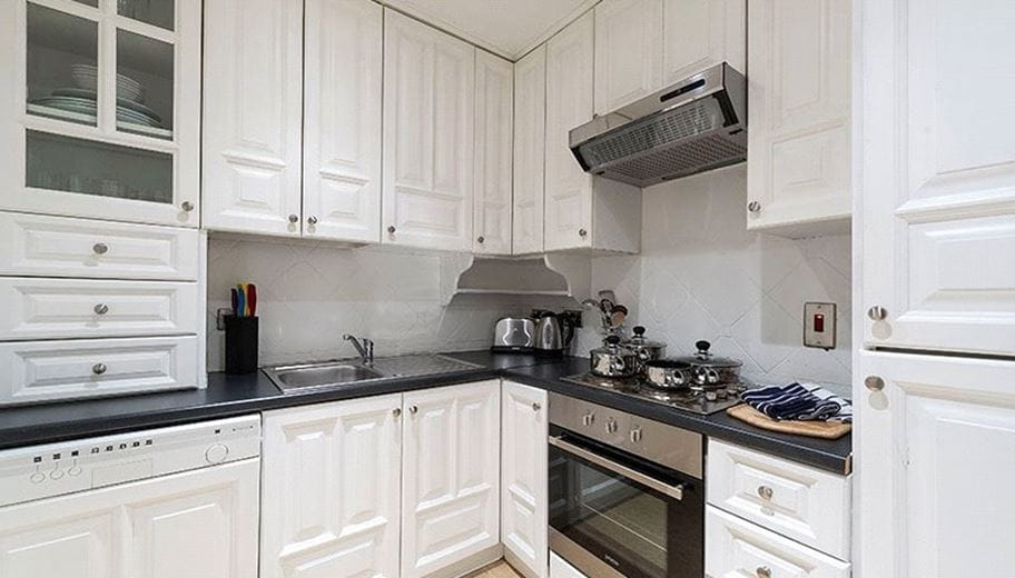 2 bedroom flat, Lexham Gardens, London W8 - Available