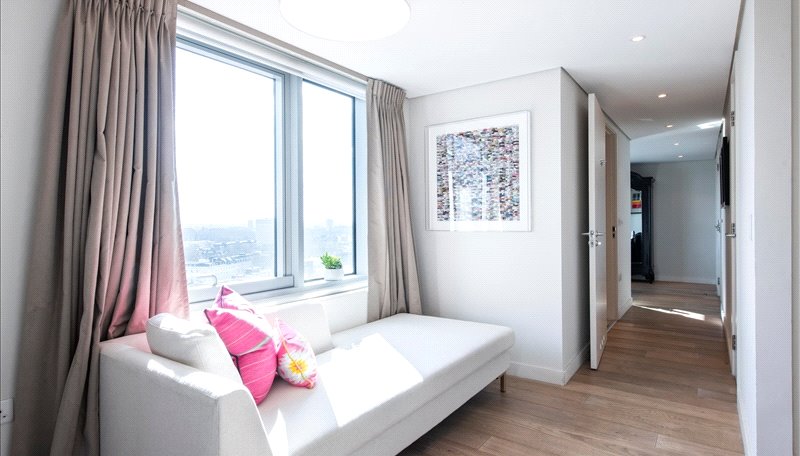 4 bedroom flat, Merchant Square East, London W2 - Available