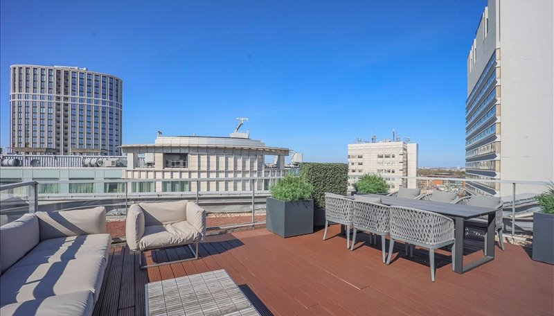 4 bedroom flat, Merchant Square East, London W2 - Available